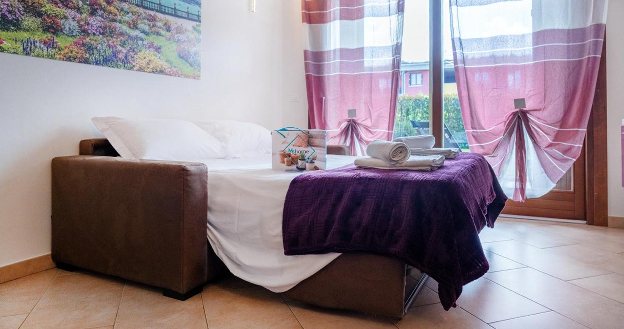 Oleandro Apartment - Featuring A Private Garden And Access To 5 Pools Desenzano del Garda Esterno foto