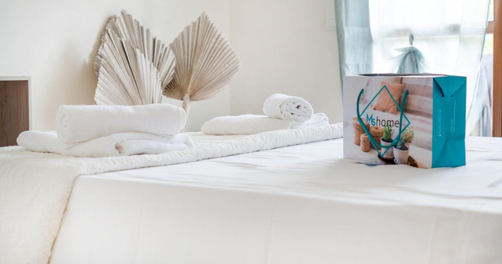 Oleandro Apartment - Featuring A Private Garden And Access To 5 Pools Desenzano del Garda Esterno foto
